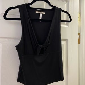 Black tank with knot